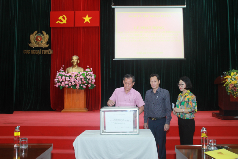  Học tập gương dũng cảm, hy sinh của 3 CBCS Cảnh sát phòng cháy chữa cháy và cứu nạn cứu hộ Công an TP Hà Nội” -0