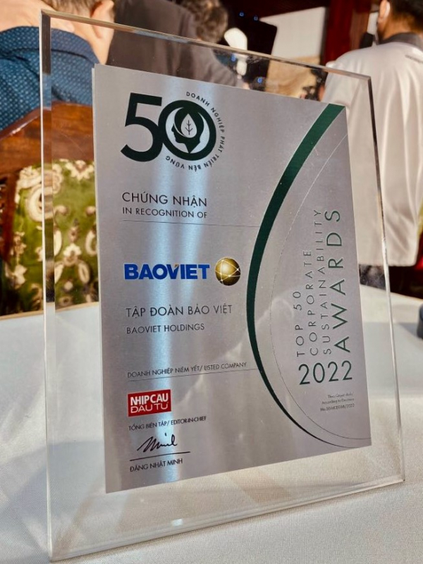 Bảo Việt được vinh danh trong “TOP 50 Doanh nghiệp phát triển bền vững 2022” do Nhịp cầu đầu tư bình chọn -0