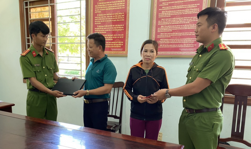 Nhân viên tiếp thị sữa non trộm cắp tài sản của dân -0