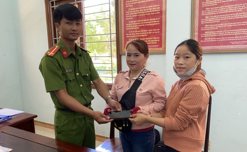 Nhân viên tiếp thị sữa non trộm cắp tài sản của dân -1