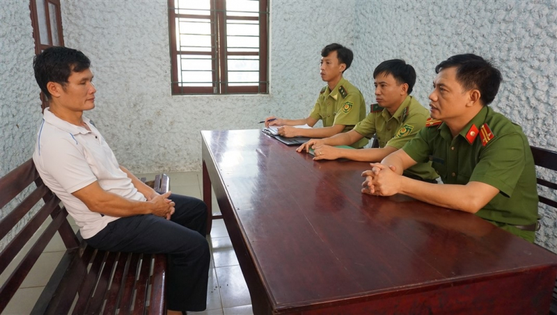 Phá rừng để trồng keo, 4 người dân bị khởi tố -0