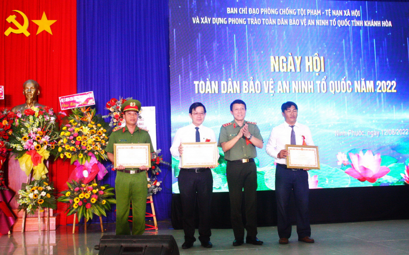 Thứ trưởng Lương Tam Quang dự “Ngày hội toàn dân bảo vệ an ninh Tổ quốc” tại Khánh Hòa -0