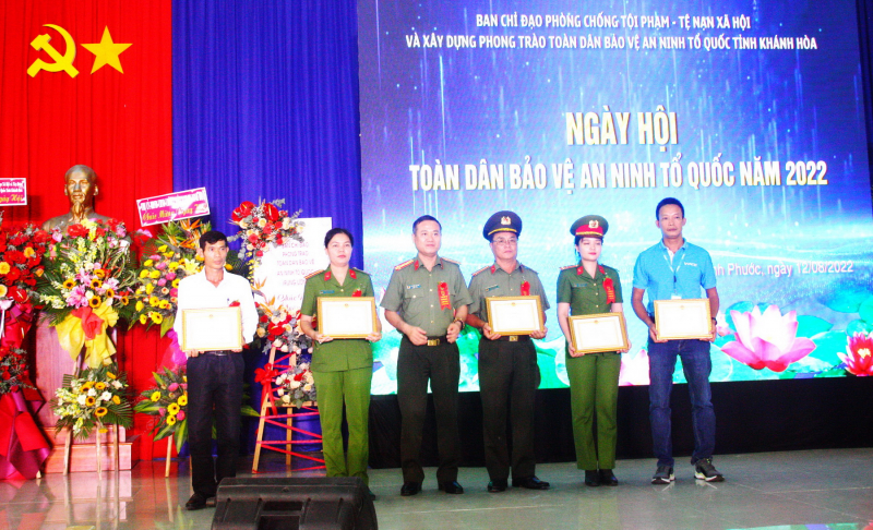 Thứ trưởng Lương Tam Quang dự “Ngày hội toàn dân bảo vệ an ninh Tổ quốc” tại Khánh Hòa -0