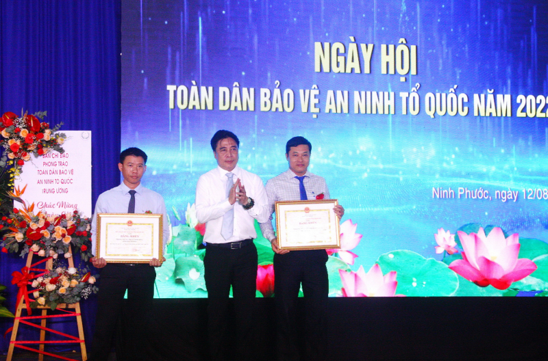 Thứ trưởng Lương Tam Quang dự “Ngày hội toàn dân bảo vệ an ninh Tổ quốc” tại Khánh Hòa -0