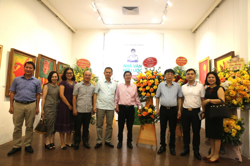 “Nhà văn Hữu Ước và Sắc màu” -0