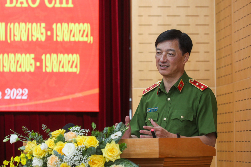 Bộ Công an ặp mặt văn nghệ sĩ, nhà báo tiêu biểu: Nhiều ý kiến tâm huyết về xây dựng lực lượng CAND -0