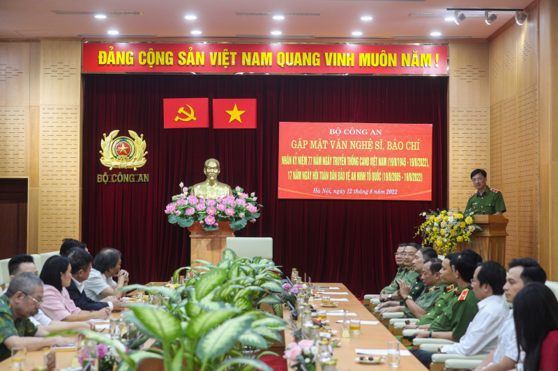 Bộ Công an ặp mặt văn nghệ sĩ, nhà báo tiêu biểu: Nhiều ý kiến tâm huyết về xây dựng lực lượng CAND -0