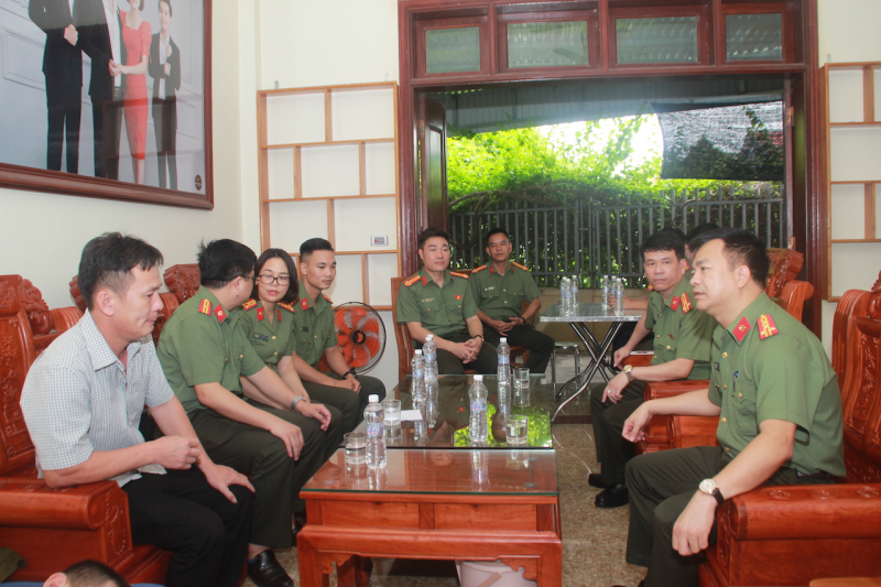 Cán bộ Cục An ninh điều tra chia sẻ khó khăn với đồng chí, đồng đội -0