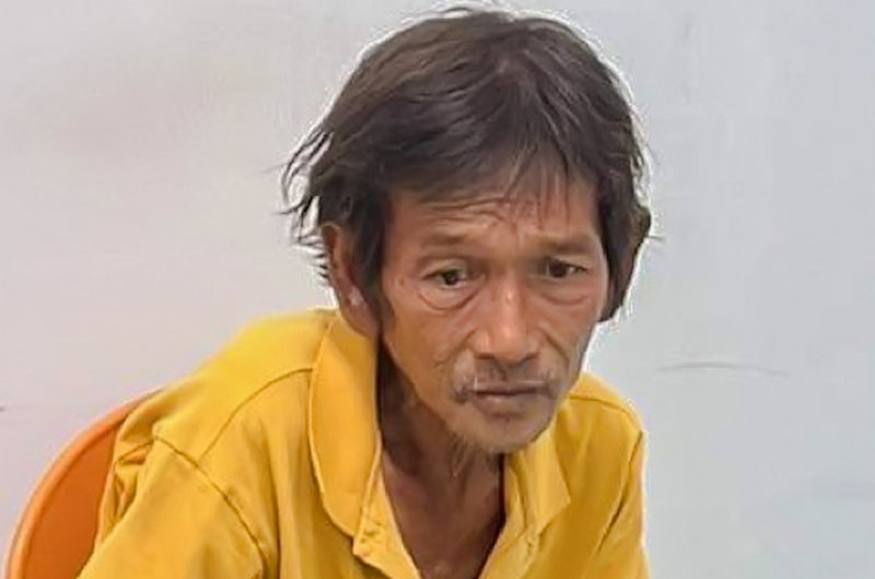 Bán vé số rồi tiện tay trộm điện thoại của khách -0