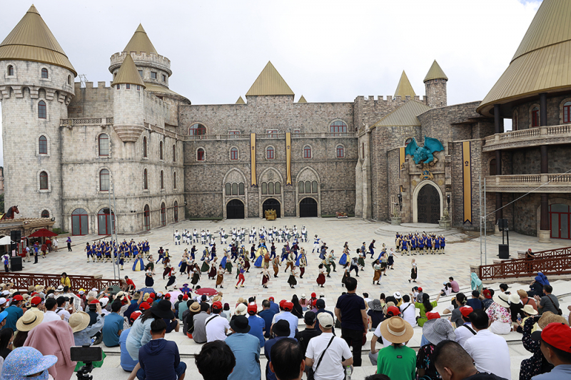 7 trải nghiệm giải trí quốc tế xịn xò tại Sun World Ba Na Hills -0