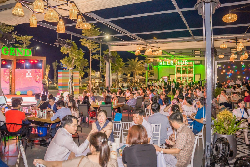 Sức hút giải trí ngày đêm từ kinh đô giải trí toàn cầu Regal Legend -0