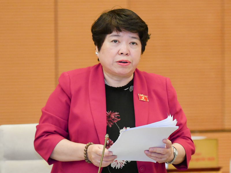Mẹ chở con đi học thêm, vợ lấy luôn ATM của chồng có phải bạo lực gia đình? -0