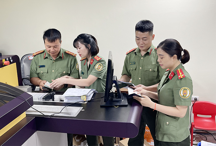 Trang 12: Đưa dịch vụ công trực tuyến về tận thôn, làng -0