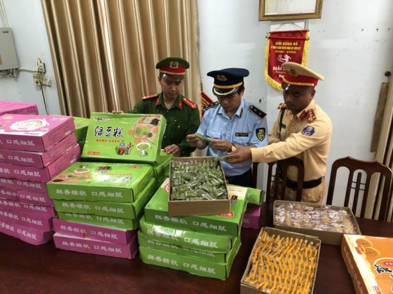Thu giữ hơn 5.000 chiếc bánh trung thu không rõ nguồn gốc -0