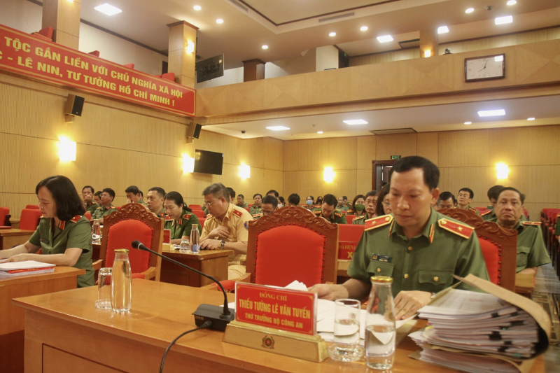 Thứ trưởng Lê Văn Tuyến chủ trì Hội nghị trực tuyến phòng chống dịch COVID-19 trong toàn lực lượng CAND -0