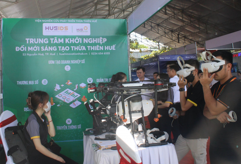 Chuyển đổi số thúc đẩy Thừa Thiên-Huế phát triển kinh tế - xã hội -0