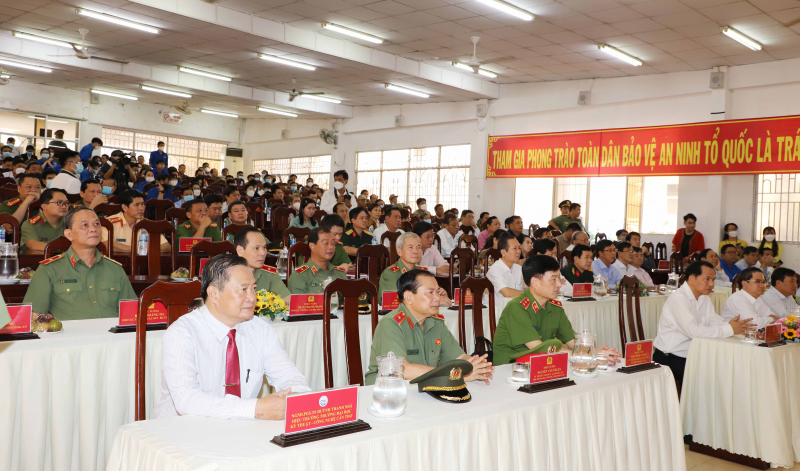 Xây dựng lực lượng Công an cơ sở giỏi nghiệp vụ, gần dân, hiểu dân -0