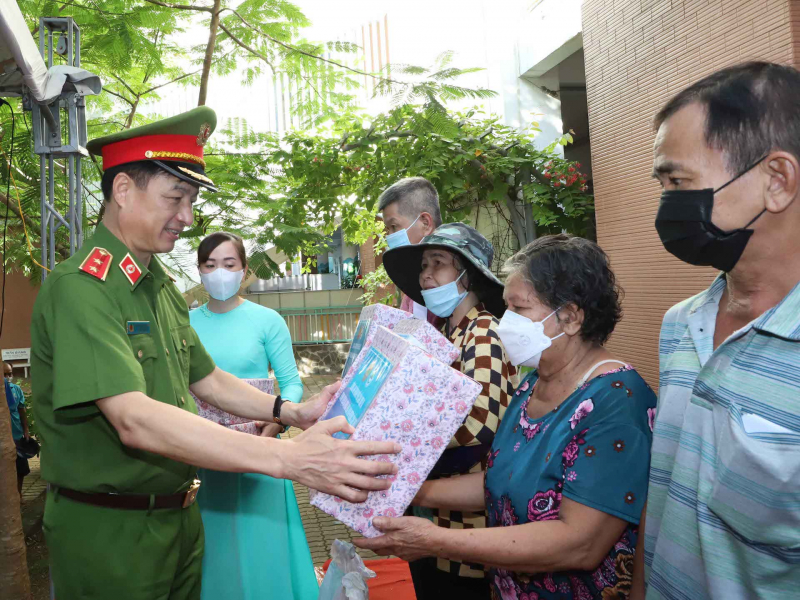 Xây dựng lực lượng Công an cơ sở giỏi nghiệp vụ, gần dân, hiểu dân -0