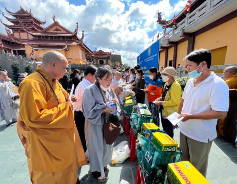 Đại lễ tưởng niệm đồng bào tử vong và cán bộ, chiến sĩ hy sinh trong đại dịch COVID-19 -0