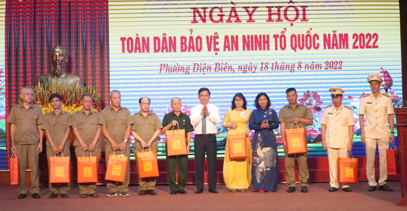 Sôi nổi Ngày hội toàn dân bảo vệ An ninh Tổ quốc phường Điện Biên -0