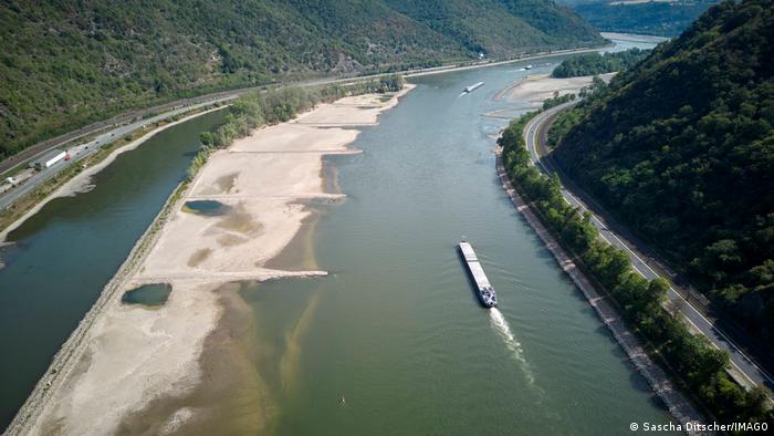 Giữa căng thẳng với Nga, thời tiết cũng 