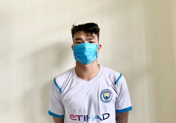 Đang làm việc, nữ công nhân bị người yêu cũ dao kề cổ, nhốt vào phòng bắt tiếp tục quan hệ tình cảm -0