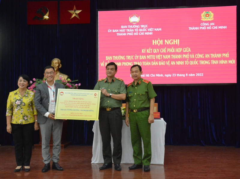 Công an và Ủy ban MTTQ Việt Nam TP Hồ Chí Minh ký kết quy chế phối hợp  -0