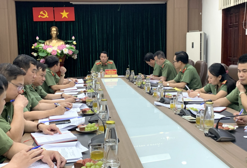 Thứ trưởng Lê Quốc Hùng đốc thúc tiến độ  xây dựng 3 Đề án liên quan công tác xây dựng phong trào toàn dân bảo vệ ANTQ -0