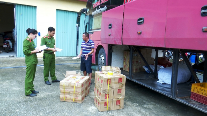 Liên tiếp phát hiện bánh không rõ nguồn gốc -0