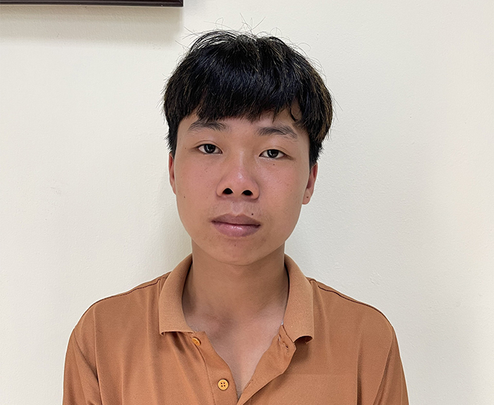 Tạm giữ đối tượng táo tợn cướp xe máy lúc rạng sáng -1