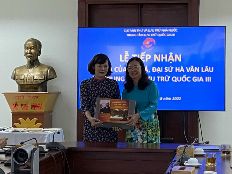 Tiếp nhận nhiều tư liệu quý về Hiệp định Paris, Hiệp định Giơ-ne-vơ -0