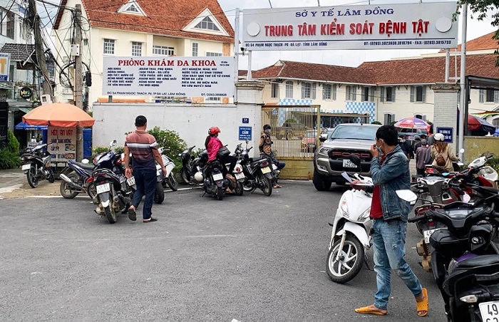 Nhiều nhân viên y tế ở Lâm Đồng nhận tiền của Công ty Việt Á -0