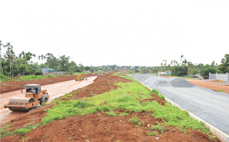 Cận cảnh đại lộ nghìn tỷ vẫn ngổn ngang trước ngày thông xe -0