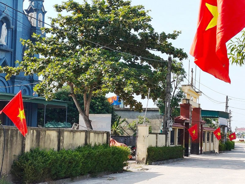 Treo cờ Tổ quốc tại các cơ sở tôn giáo: Nhân lên niềm tự hào dân tộc -0