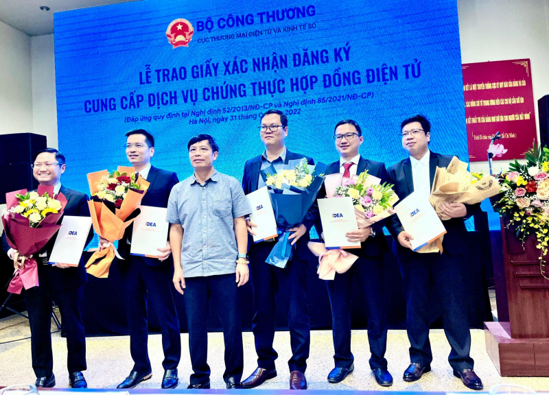 5 doanh nghiệp đầu tiên được Bộ Công Thương trao Giấy xác nhận đăng ký cung cấp dịch vụ chứng thực hợp đồng điện tử -0