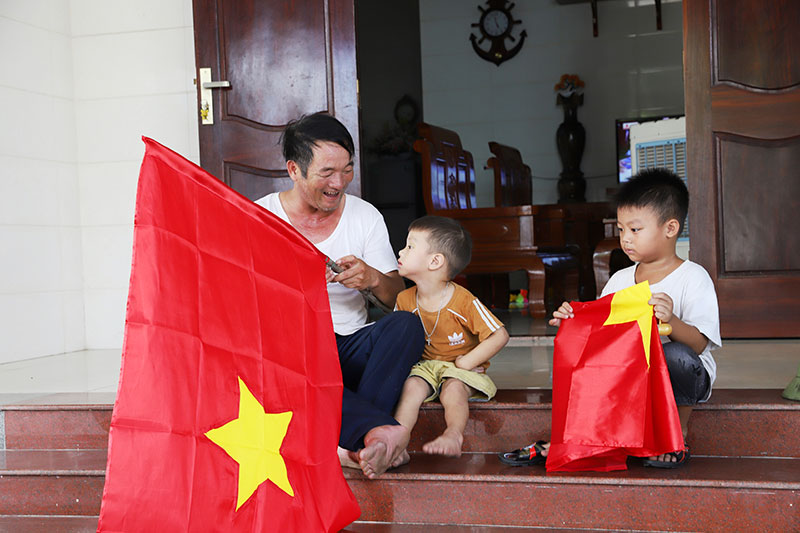 Treo cờ Tổ quốc tại các cơ sở tôn giáo: Nhân lên niềm tự hào dân tộc -0
