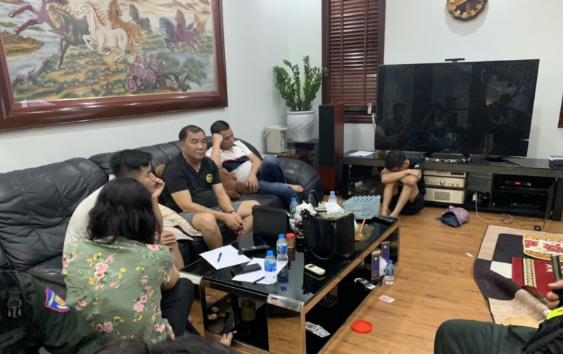 Khởi tố 12 đối tượng trong đường dây tổ chức đánh bạc và đánh bạc liên tỉnh, 400 triệu đồng/ngày -0