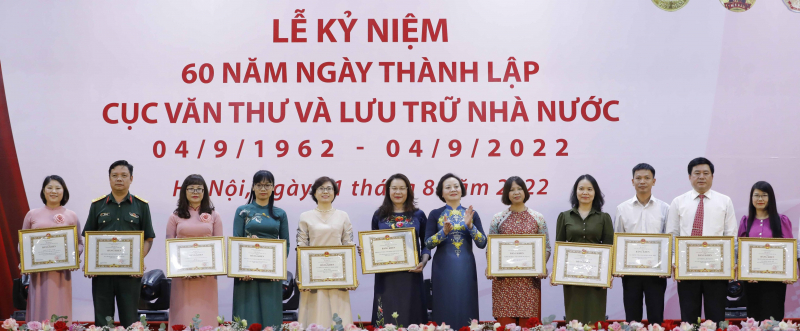 Phát huy giá trị tài liệu lưu trữ phục vụ công chúng, đáp ứng yêu cầu kiến thiết quốc gia -0