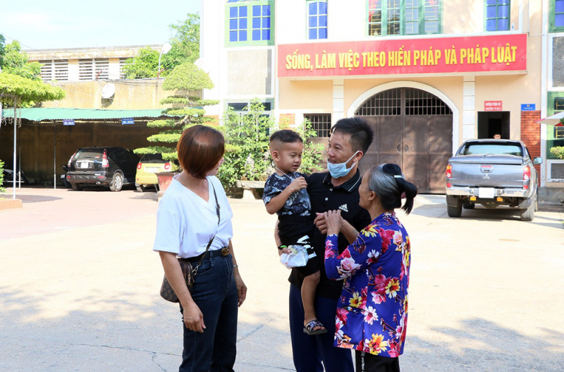 Trại giam Xuân Hà công bố quyết định đặc xá cho 25 phạm nhân -0