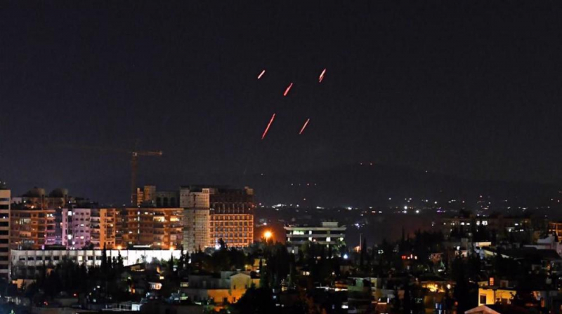 Israel bắn phá sân bay, thủ đô Syria trong đêm -0