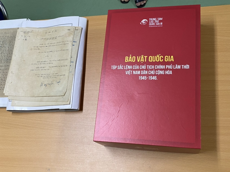 Thông tin ít biết về Tập Sắc lệnh - bảo vật quốc gia -0