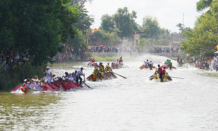 Rộn ràng nơi ăn Tết Độc lập đặc biệt -0