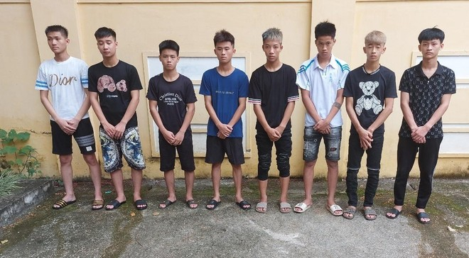 Lên mạng đặt mua thuốc lá điện tử, 8 thanh niên trẻ tấn công cướp trắng người bán -0