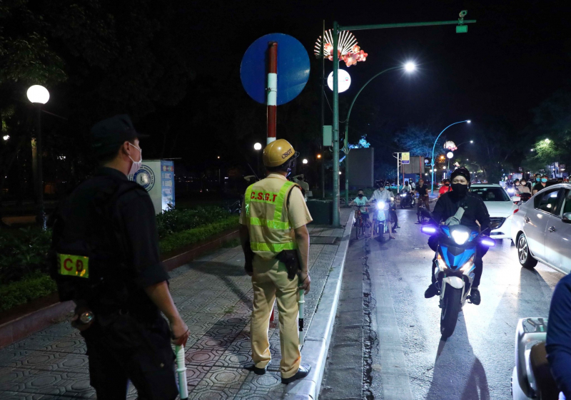 Giăng lưới tạm giữ 10 “quái xế” gây rối trật tự trong đêm 2/9 -0