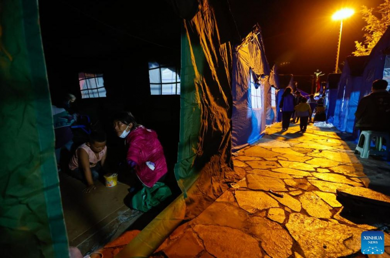 Thương vong vì động đất tăng sốc, Chủ tịch Trung Quốc ra chỉ thị khẩn -0