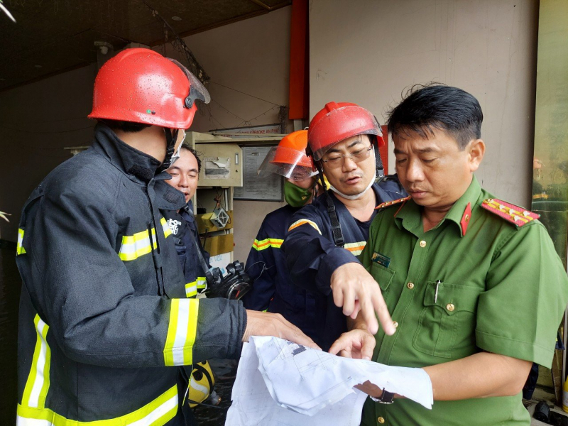 Nhận định ban đầu nguyên nhân cháy quán karaoke An Phú là do chập điện -1