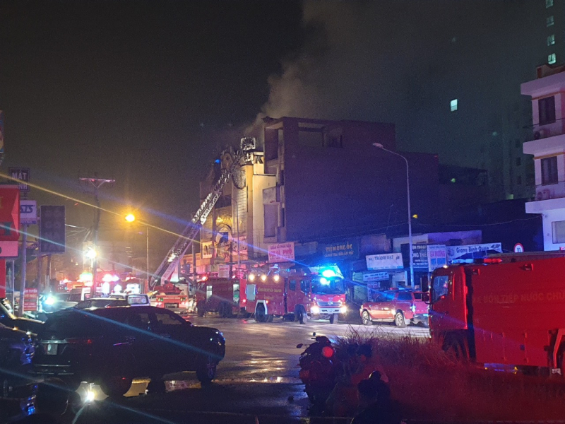 Cháy quán karaoke ở Bình Dương, gần 20 người thương vong -0