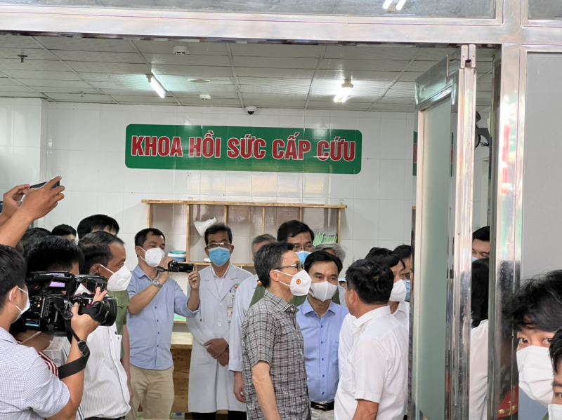 Phó Thủ tướng Vũ Đức Đam kiểm tra hiện trường vụ cháy -0