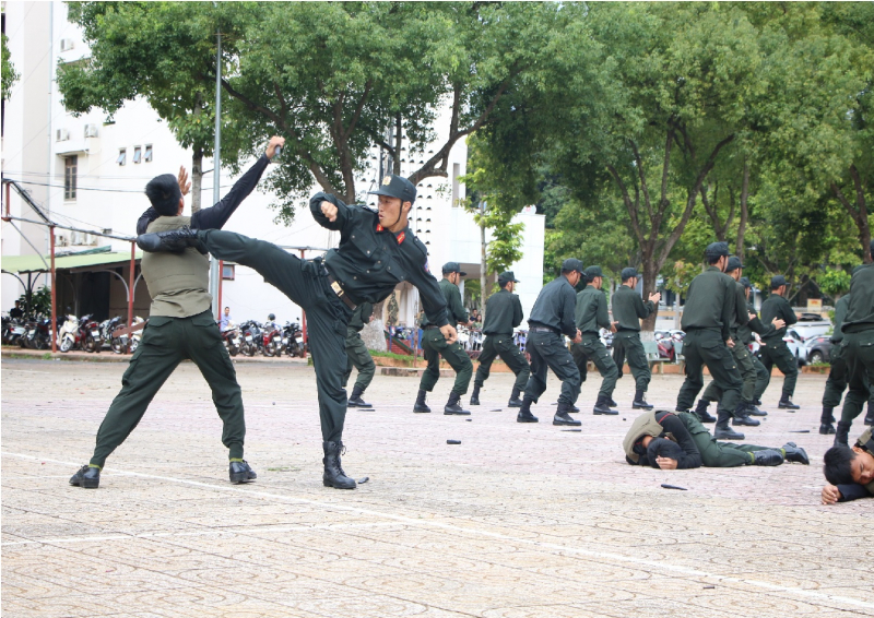 Đắk Lắk ra mắt Tiểu đoàn Cảnh sát cơ động dự bị chiến đấu -0