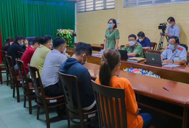 lam viec cac ca nhan.jpg -0